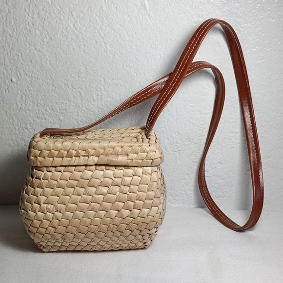 Mini Rattan Purse - Picture 2 of 5